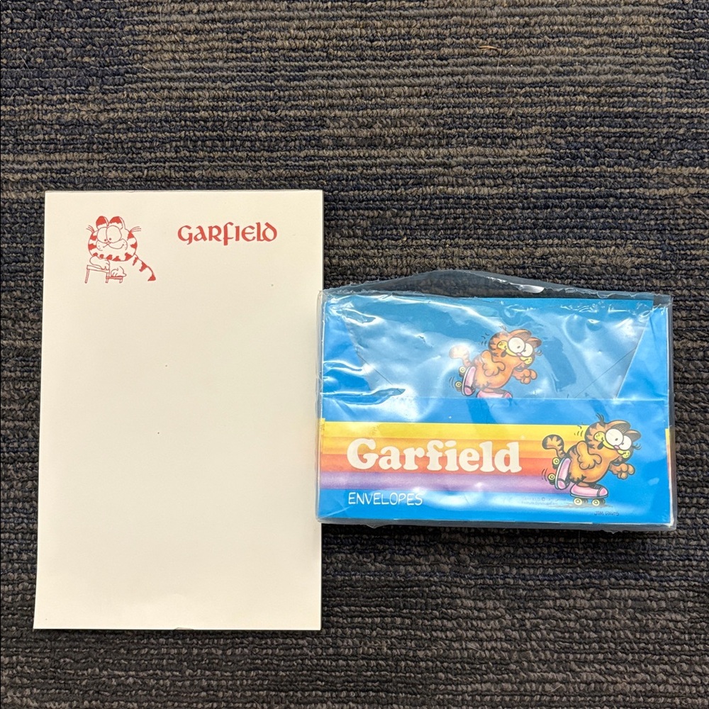 Garfield Skating Envelopes and Stationary Pad 1978 Mead 4x6